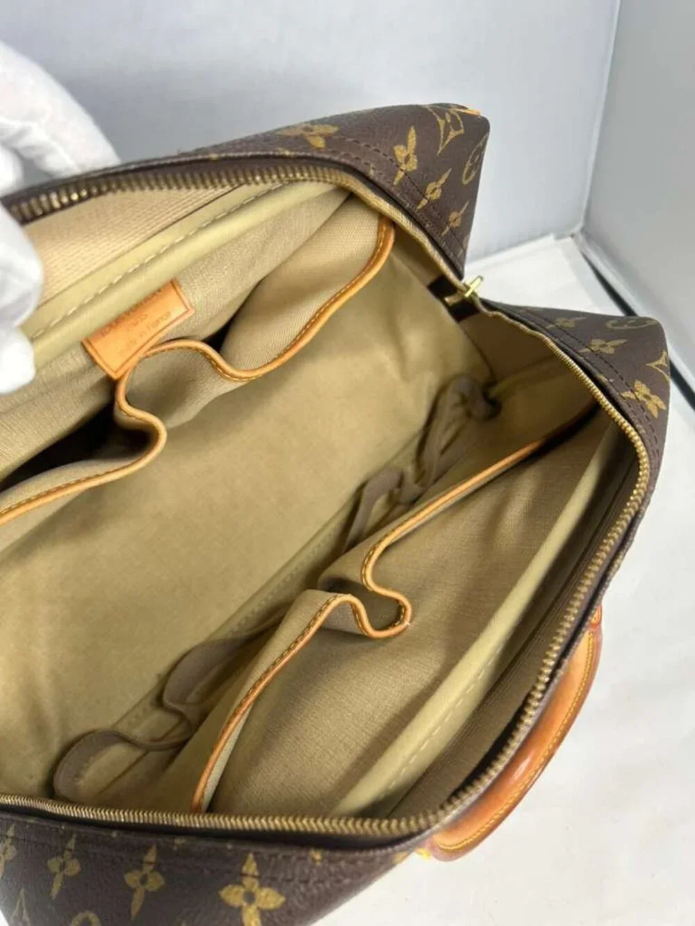 💎✨STUNNING✨💎AUTHENTIC LV Deauville Hand bag